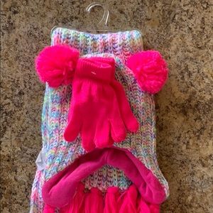 Girls hat, scarf and glove set.